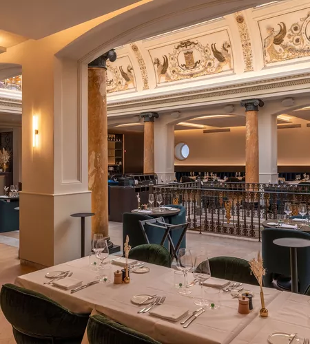 overzicht van restaurant met textiel van Altex